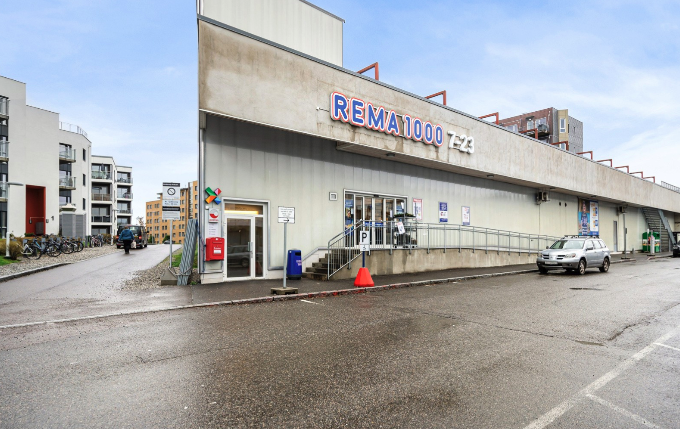 Rema 1000 like ved siden av